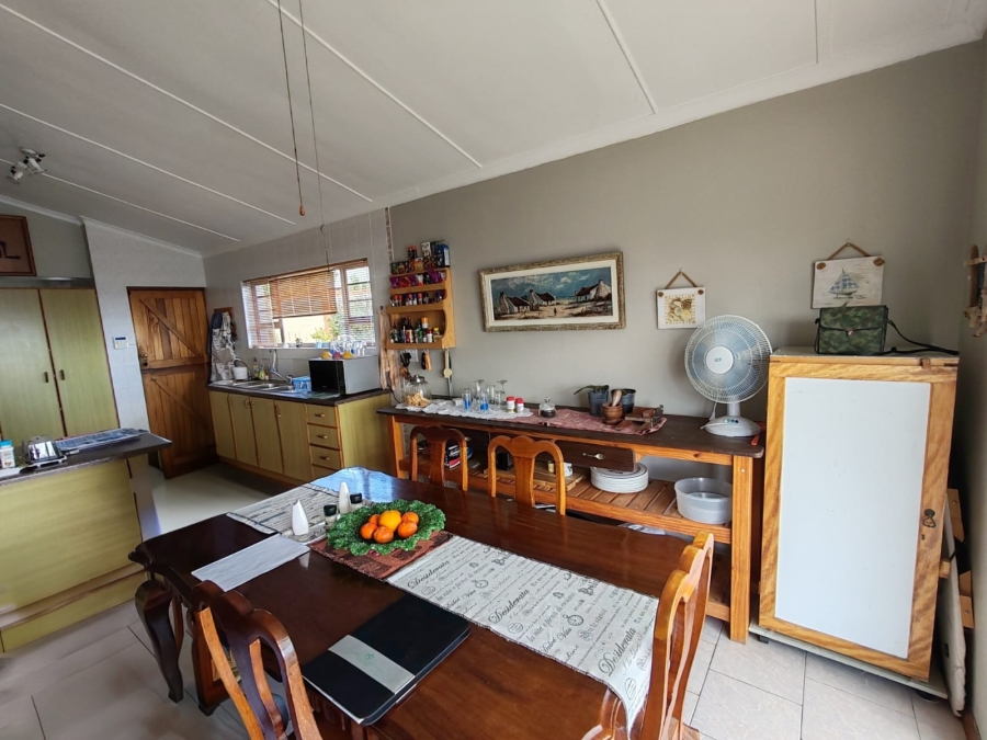 5 Bedroom Property for Sale in Perlemoenbaai Western Cape
